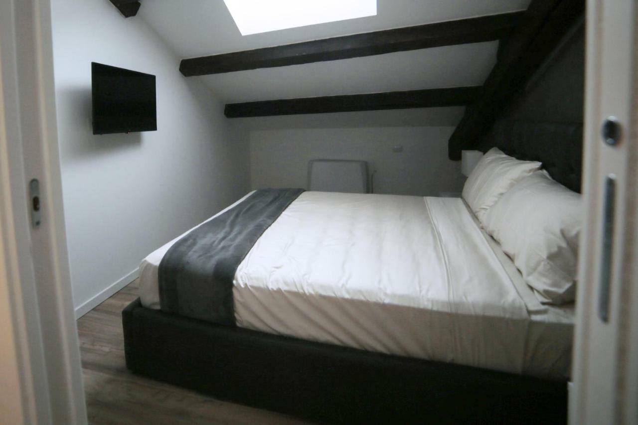 Apartmán Moscova Attic Near Duomo Milán Exteriér fotografie